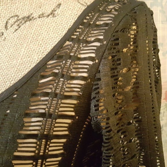 BCBGMaxAzria Black Beige Cut Out Stretch Top - Picture 5 of 6